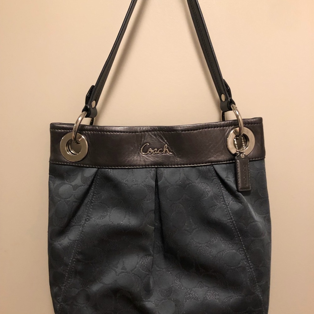 Coach Signature Canvas Hobo Style Shoulder Purse